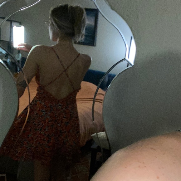 Red floral open back dress - Picture 3 of 3